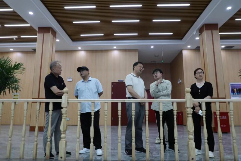 工信部工业政策与规则司原巡视员、先进制造商学院总裁四班班主任辛仁周一行到必发365集团走访